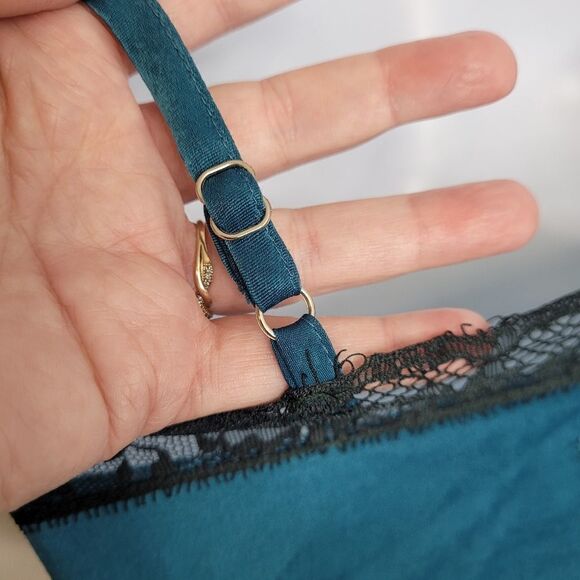 URBAN OUTFITTERS teal with black lace and adjustable straps‎ cami tank top S - Picture 5 of 10